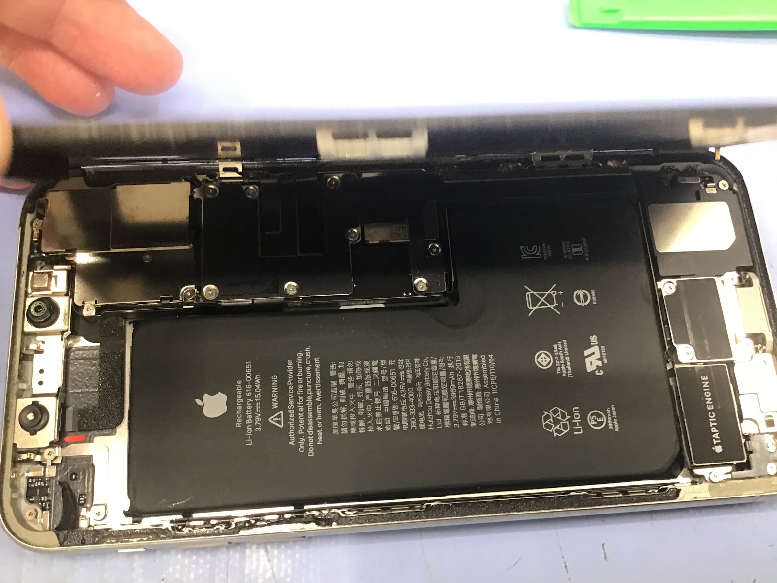 iPhone11ProMaxのバッテリー修理　データをそのまま・最短即日修理のスマホ修理工房八王子オクトーレ店にご相談ください！